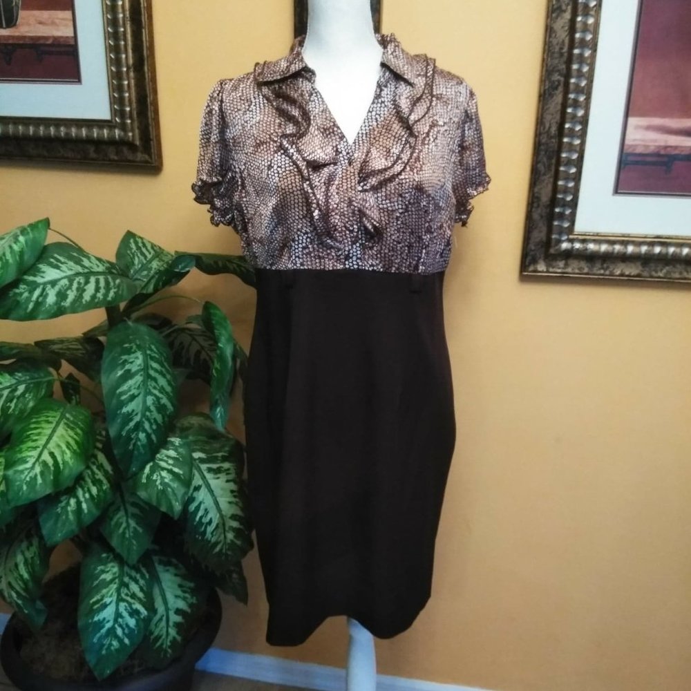 Voir Voir Ruffle V-neck Sheath Dress